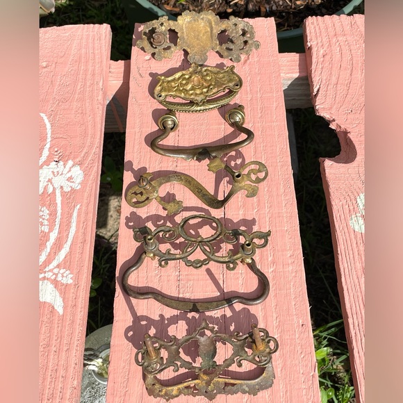 Set Of 6 Vintage Cast Iron Drawer Pulls. Variety Set. - Picture 11 of 15